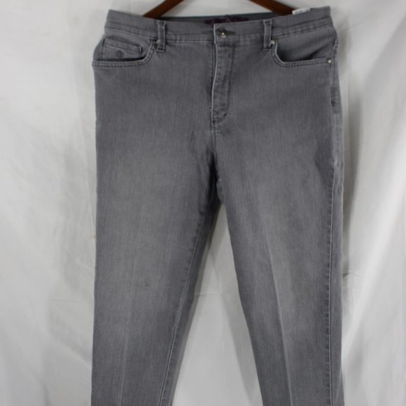 who sells gloria vanderbilt amanda jeans